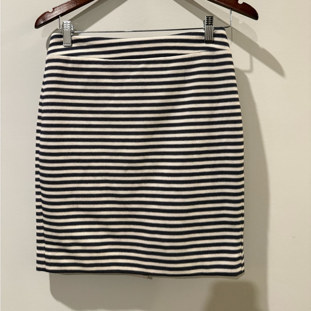 Ann Taylor Black and White Striped Pencil Skirt Size 2